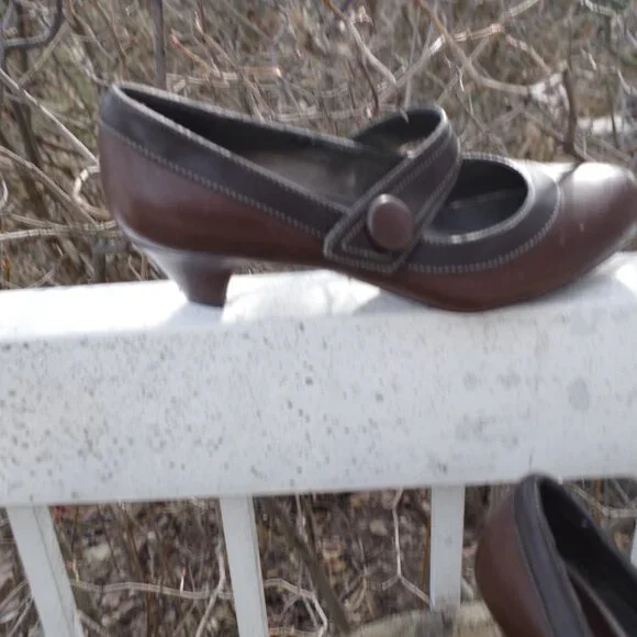 Ladies Naturalize - Picture 2 of 4